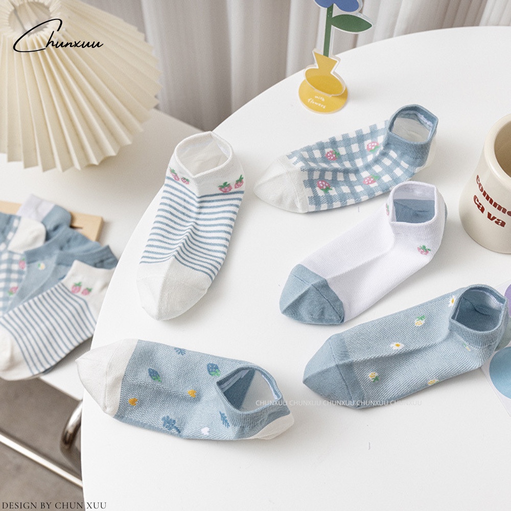 Tất nữ cổ ngắn tông màu xanh trắng họa tiết quả dâu dễ thương vải cotton co dãn thoáng mát - Xuu T14