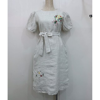 Đầm linen tưng premium màu muối tiêu thêu tay bó hoa