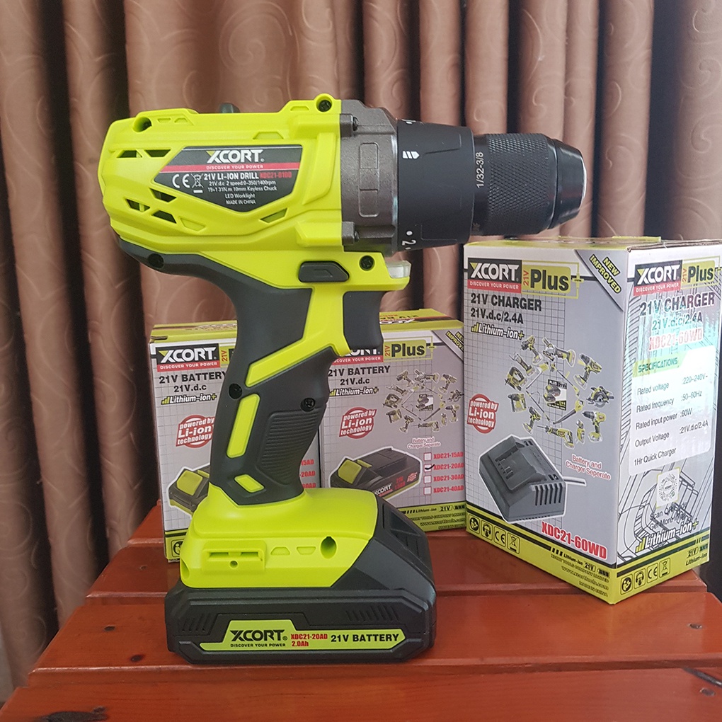 Máy khoan pin cầm tay 20V MAX XCORT Model XDC21-010D kèm Túi Dụng Cụ