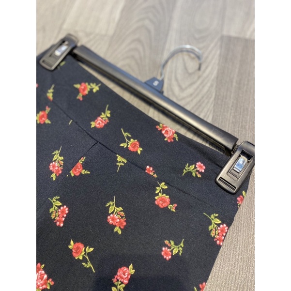 Quần biker shorts hoạ tiết f21