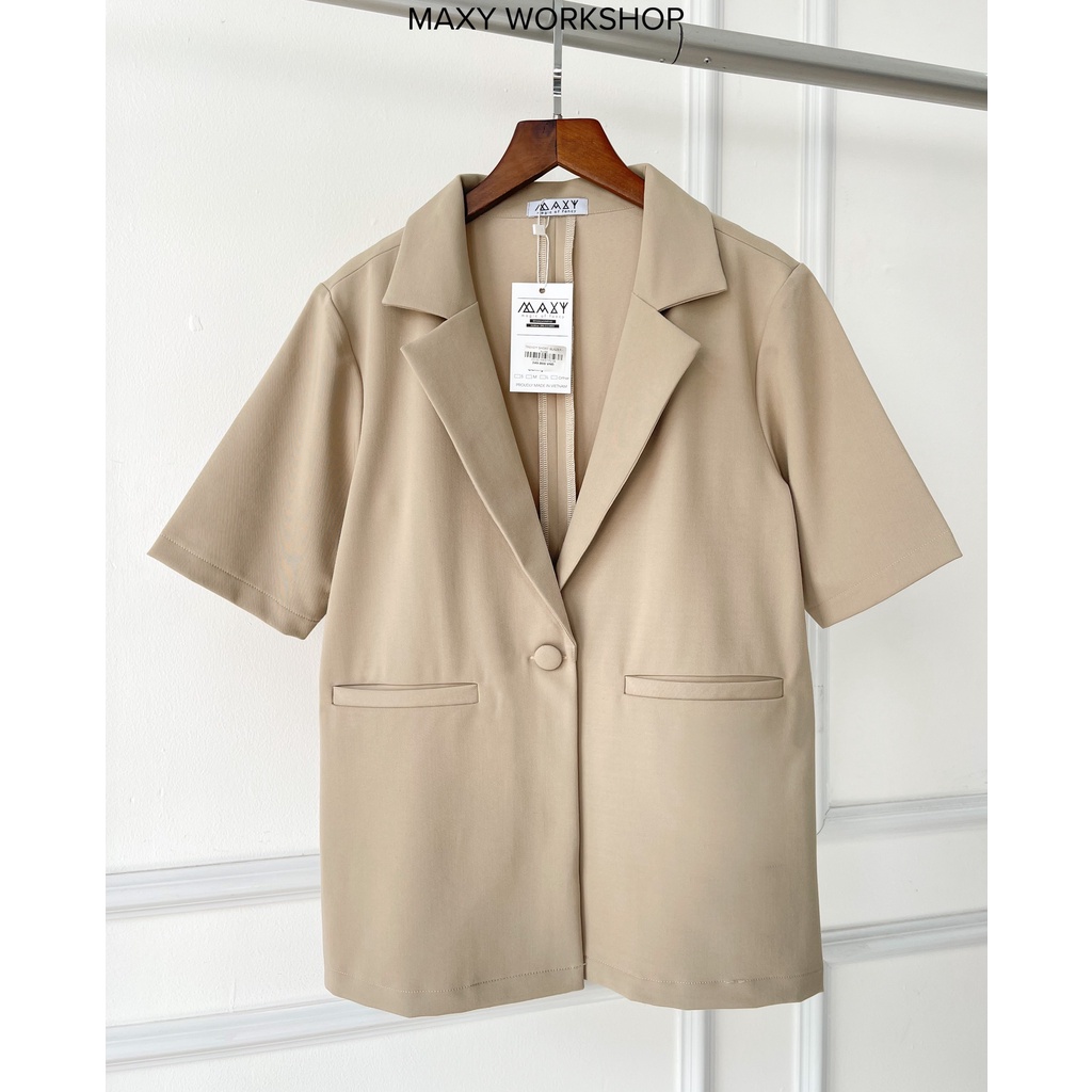 Áo blazer nữ ngắn tay có túi Trendy short blazer Maxy Workshop