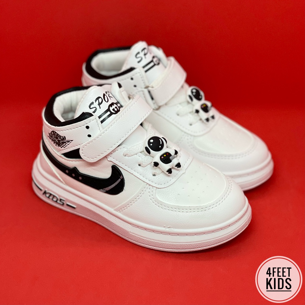 Giày Sneaker Cao Cổ bé trai bé gái từ 3-12 tuổi Thiết Kế Mới Siêu Sang đế cao lót mềm Outfit đỉnh cao xuống phố F125