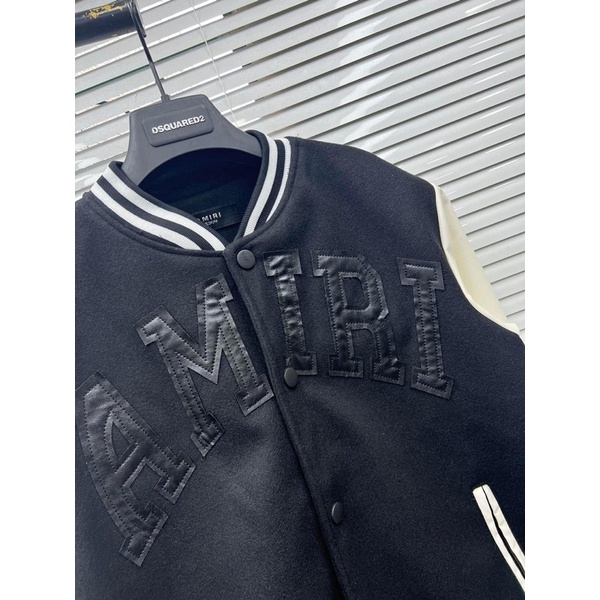 Bomber tay da thêu chữ da trước ngực