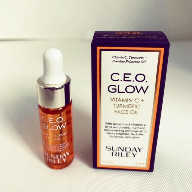 Dầu dưỡng hỗ trợ làm sáng da Sunday Riley CEO Glow Vitamin C + Tumeric Face Oil