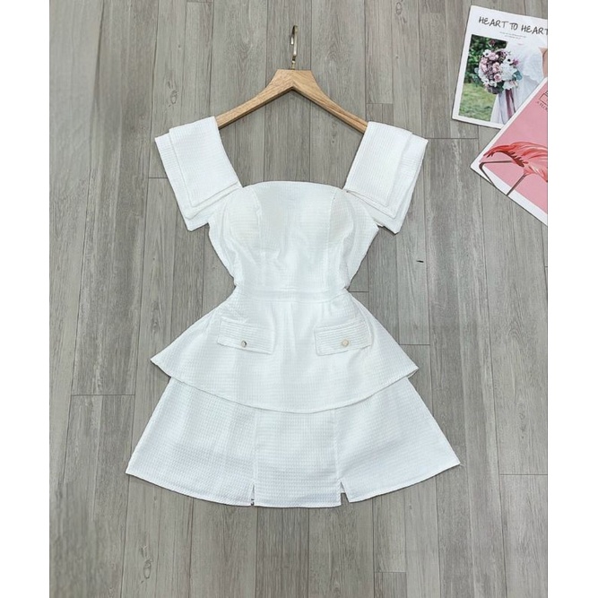 Jump xốp tổ ong  áo peplum cổ vuông.