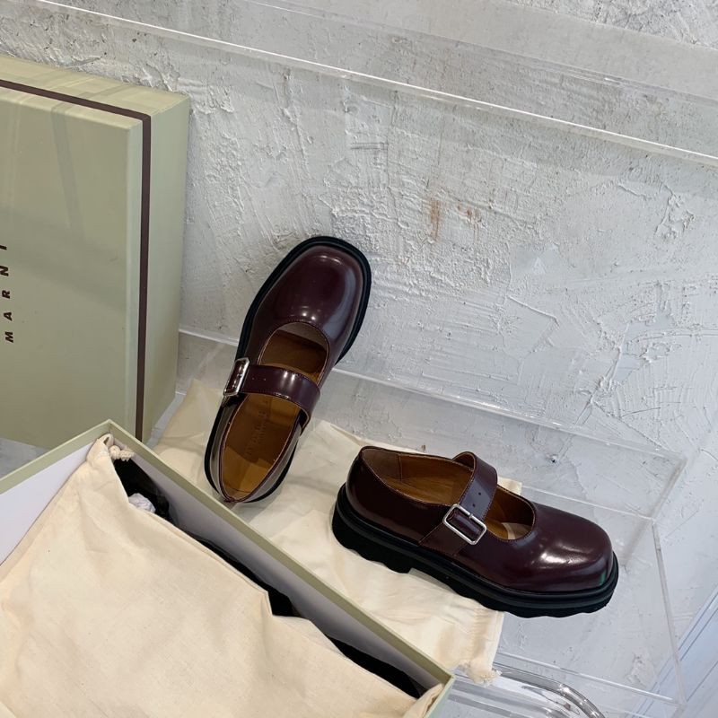 Giày loafer nữ da thật mũi tròn quai ngang Marni