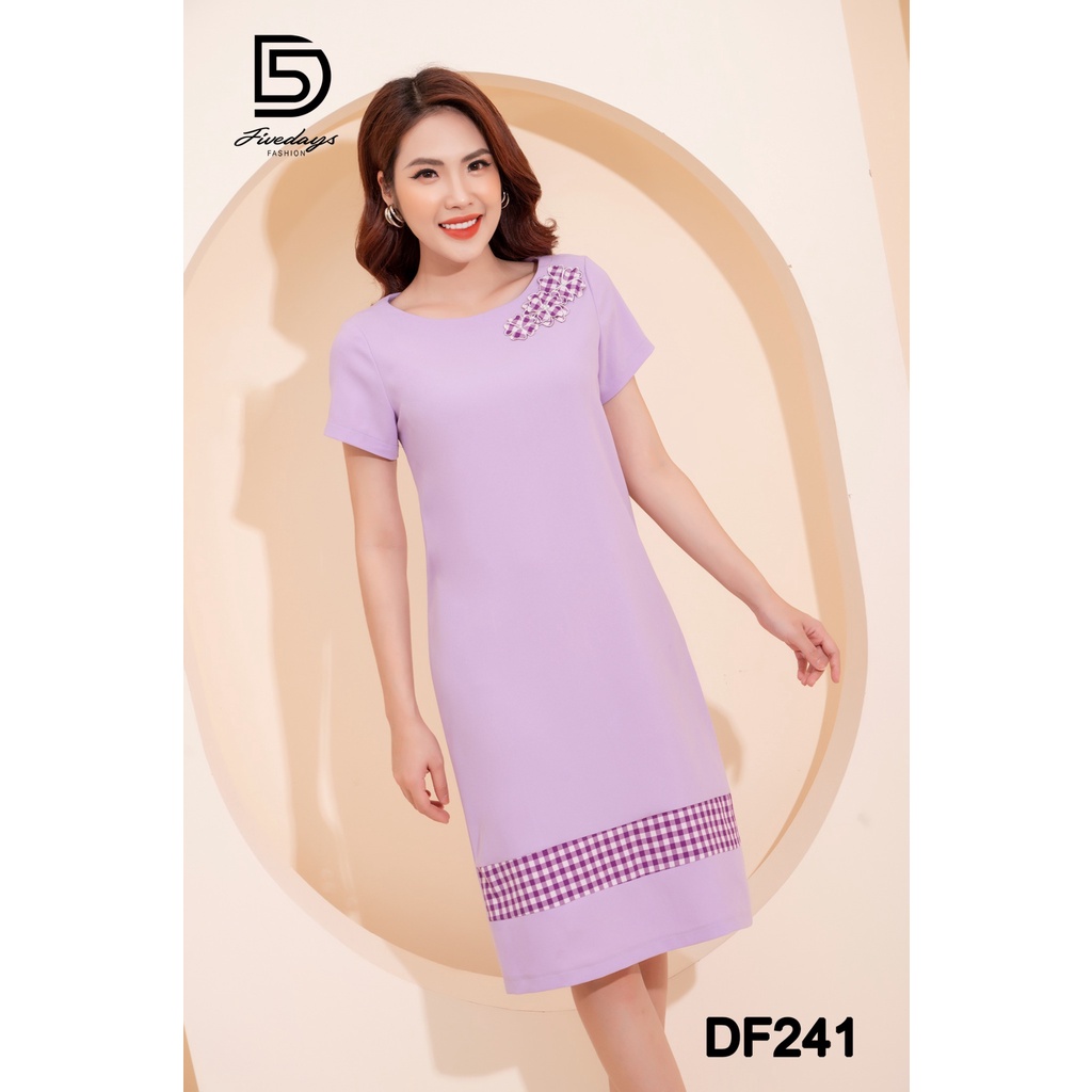 Fivedays - Đầm suông phối kẻ đính hoa cổ