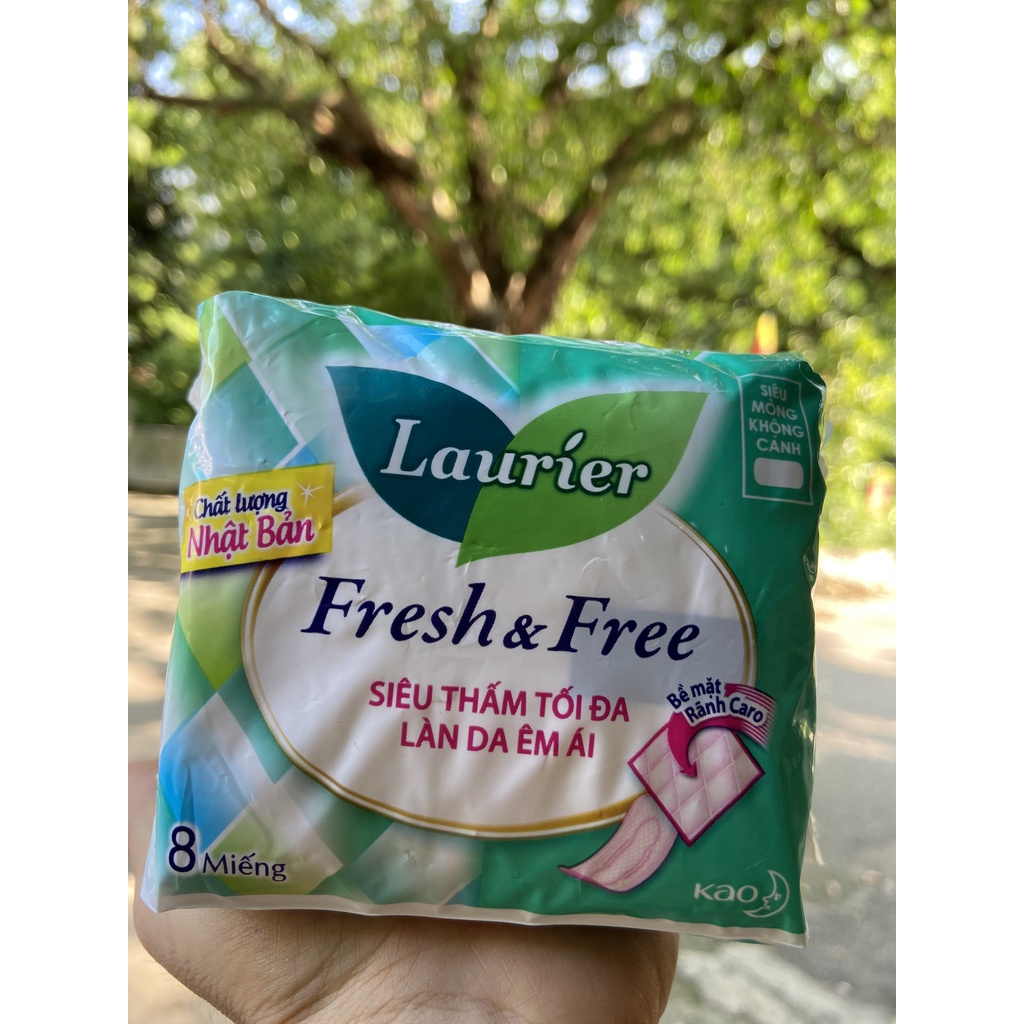 BĂNG VỆ SINH LAURIER MỎNG CÁNH FRESH &amp; FREE 8 miếng 22.5CM