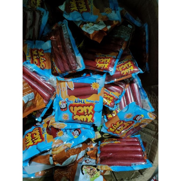 Xúc xích tiệt trùng chay