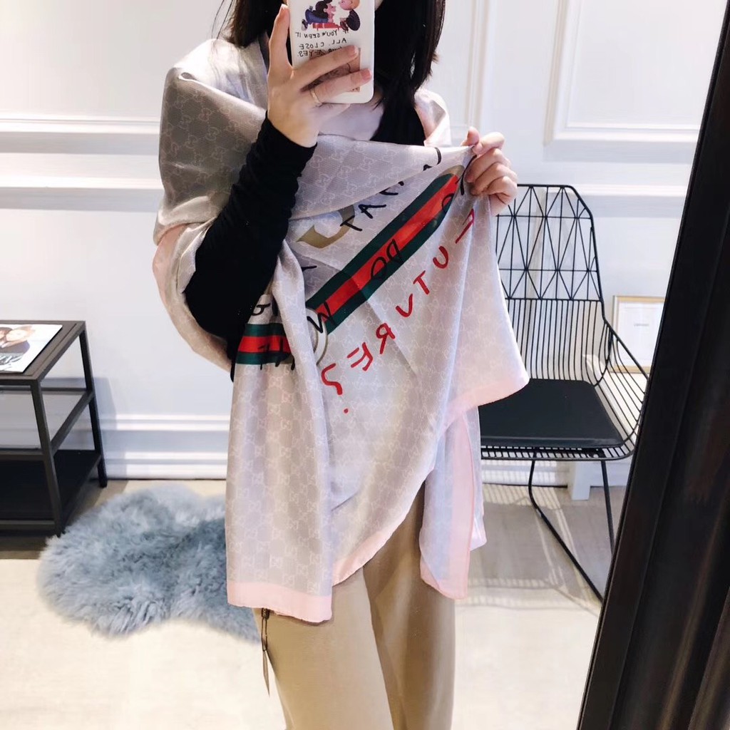Khăn Choàng Lụa In Họa Tiết Thời Trang Dành Cho Nữ
