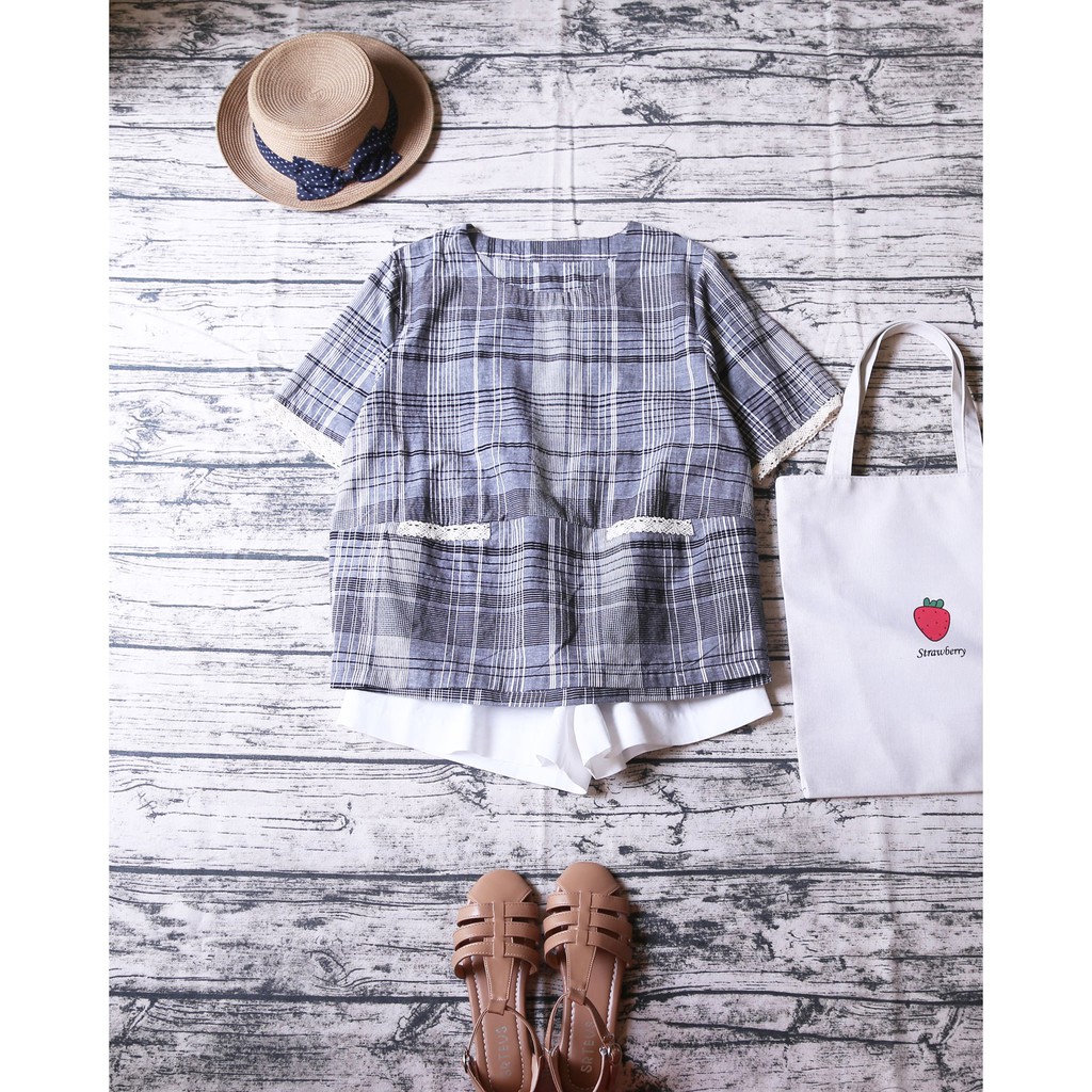 ÁO MORI VẠT CONG CARO TÚI VIỀN REN