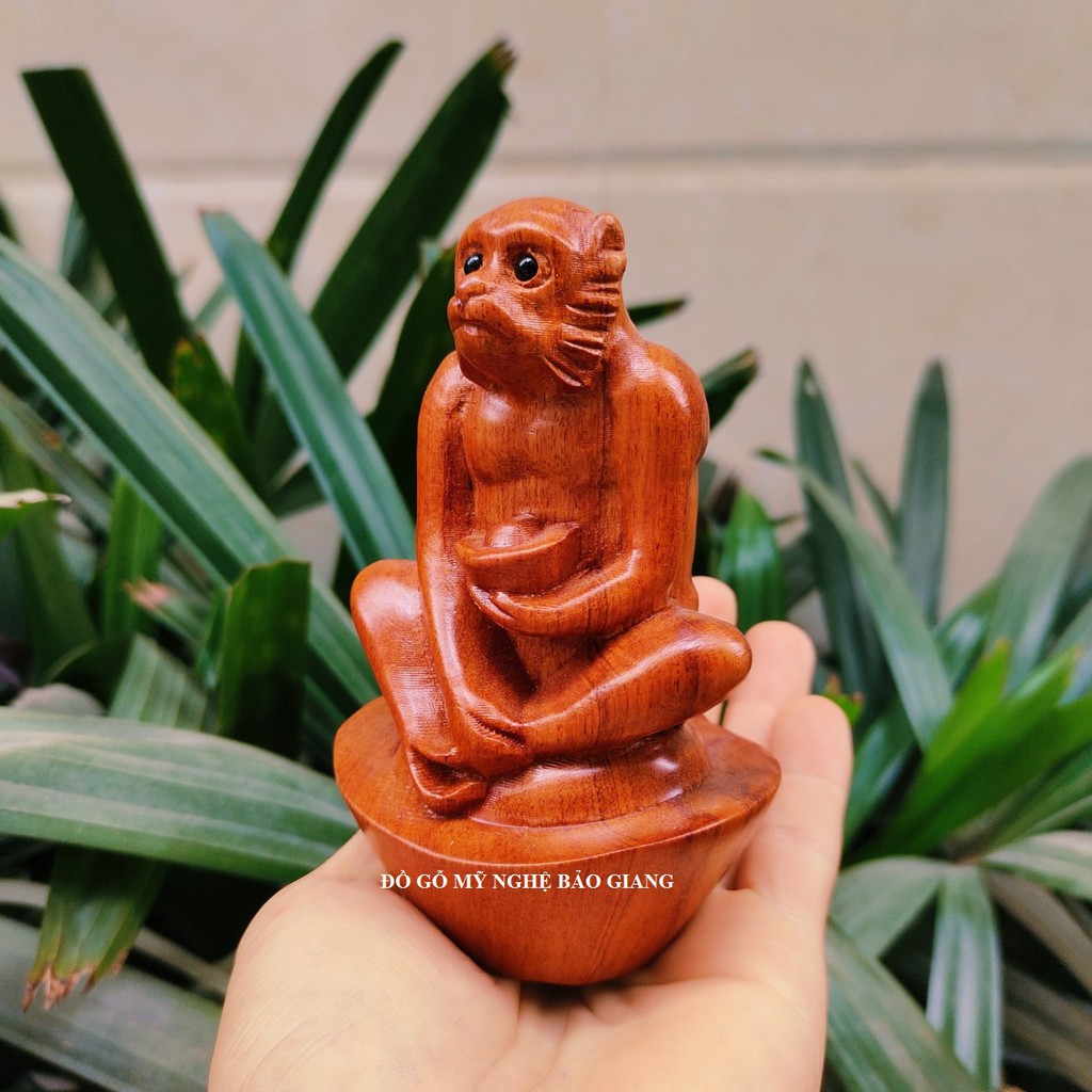 Tượng con khỉ gỗ hương 12 cm