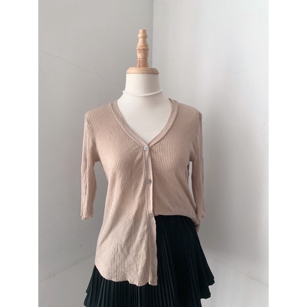 Min2handshop Áo len mỏng montagut khoát tay lửng màu nâu be korea free size