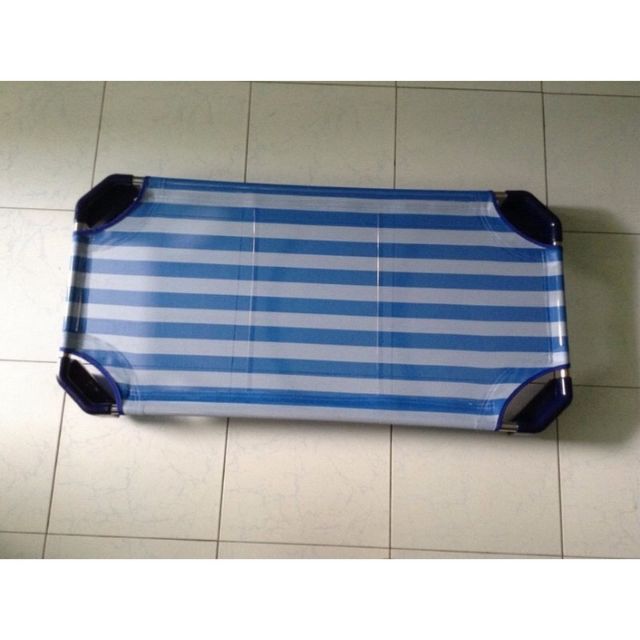 Giường lưới trẻ em, có 2 thanh đỡ lưng