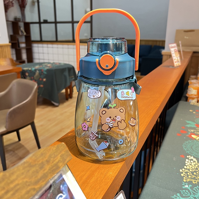 Bình nước nhựa chịu nhiệt cao dung tích lớn kèm ống hút dễ thương cho người lớn