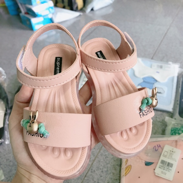 Sandal bé gái