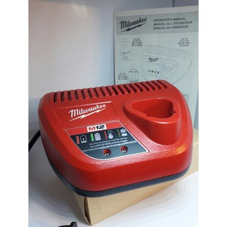 Sạc pin M12 Milwaukee