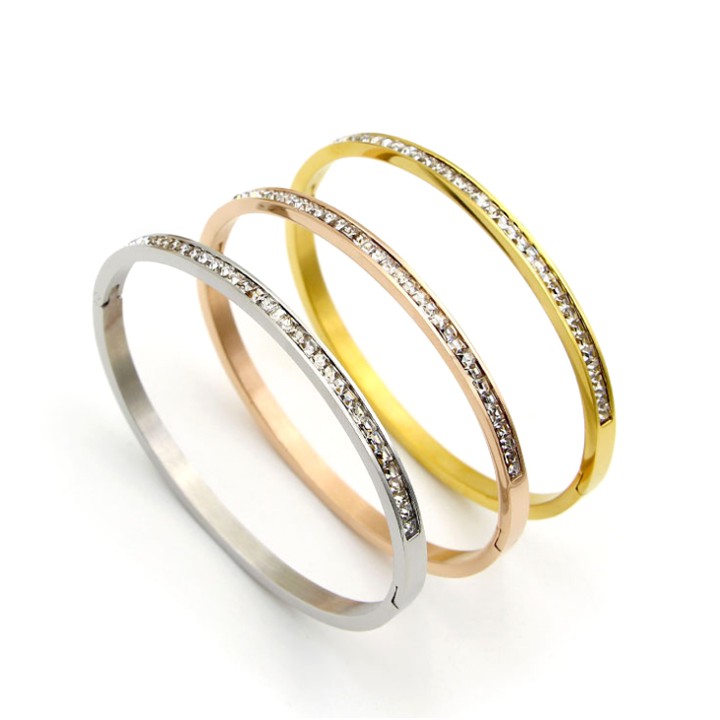 Vòng tay nữ titan cao cấp đính 1 hàng đá vuông khóa gài siêu đẹp, bền màu, hợp thời trang