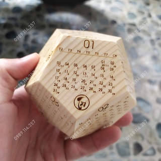 Lịch gỗ để bàn 12 mặt để bàn 2024 - Gỗ thông nguyên khối (loại 1)