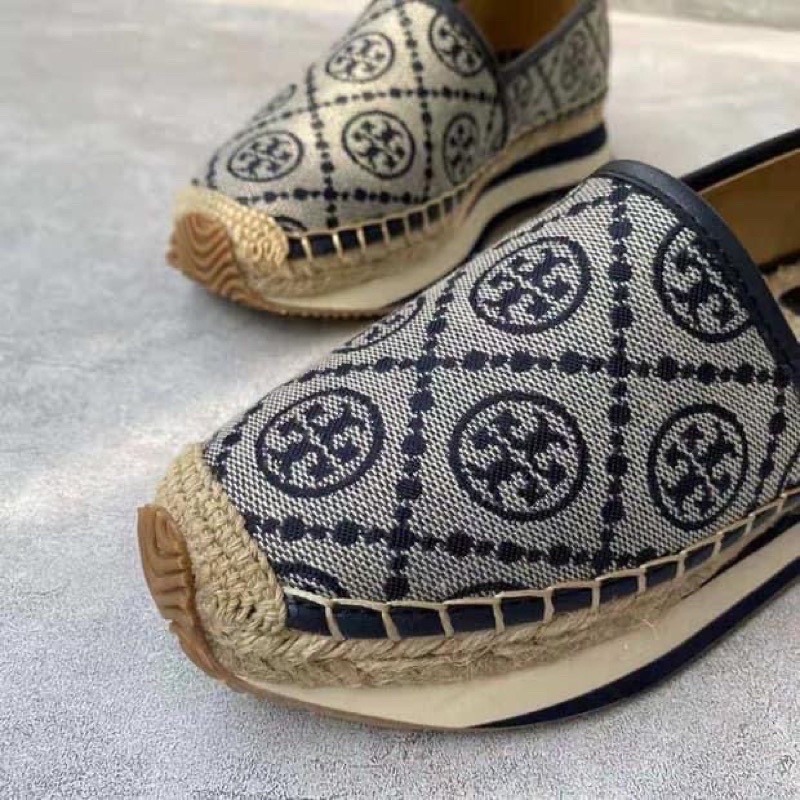 Giày đế xuồng Toryburch