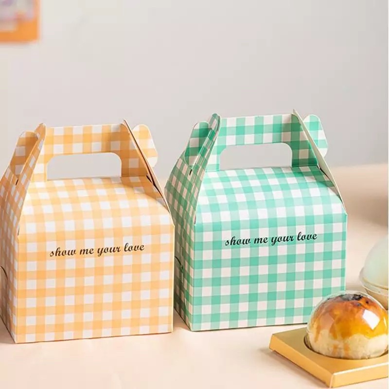 10 Hộp Gà rán, bánh tiramisu đem về màu xanh blue