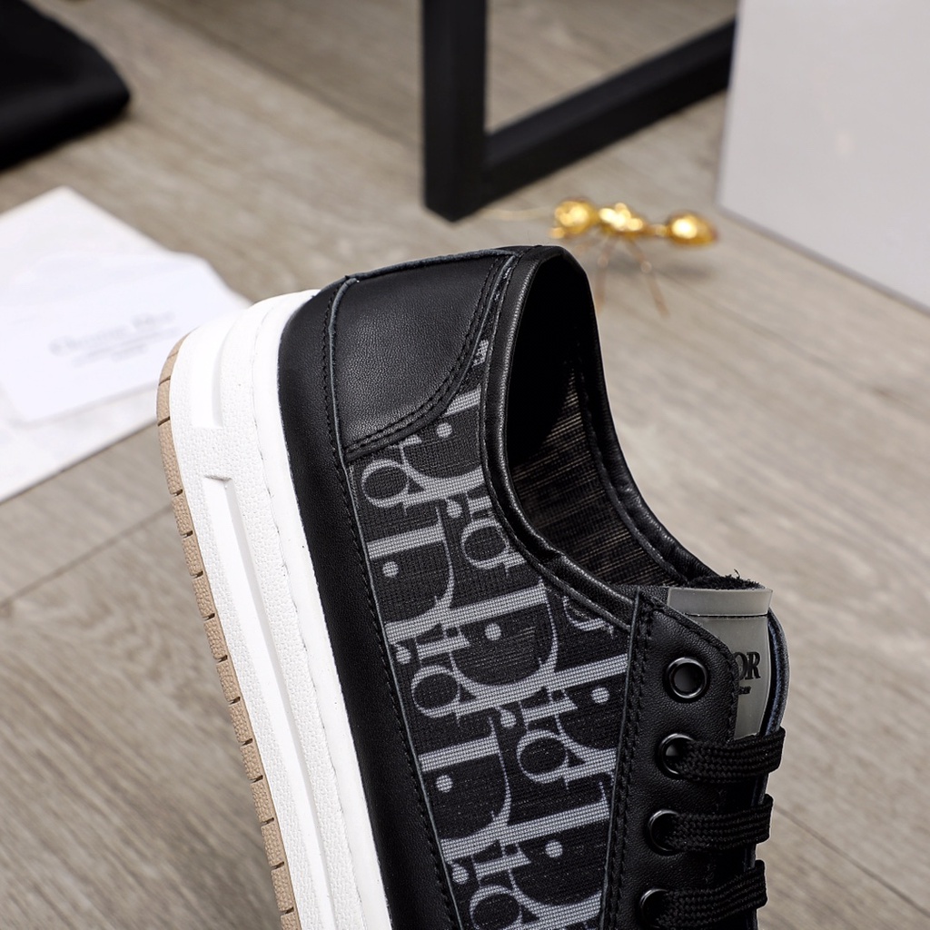 Giày sneakers nam da thật cao cấp DIOR CD thiết kế nam tính và trẻ trung mang đến phong cách trầm ổn