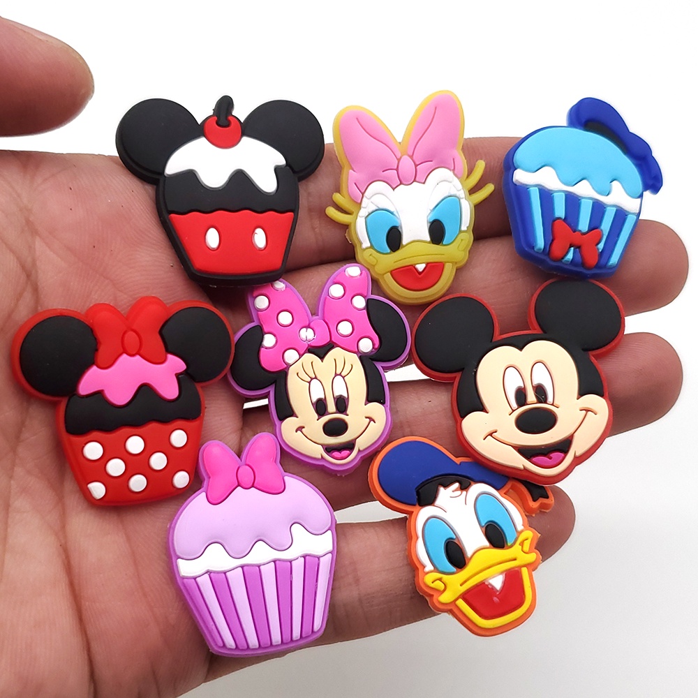 Loạt Mickey Crocs Jibbitz chủ đề hoạt hình dễ thương DIY  Shoe Charms pvc accessories  Phụ kiện dép Với 1000 Mẫu Lựa Chọn Thích hợp làm quà tặng giày trẻ em
