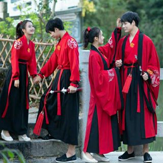 Set cổ trang họa tiết ấn vàng kèm áo khoác