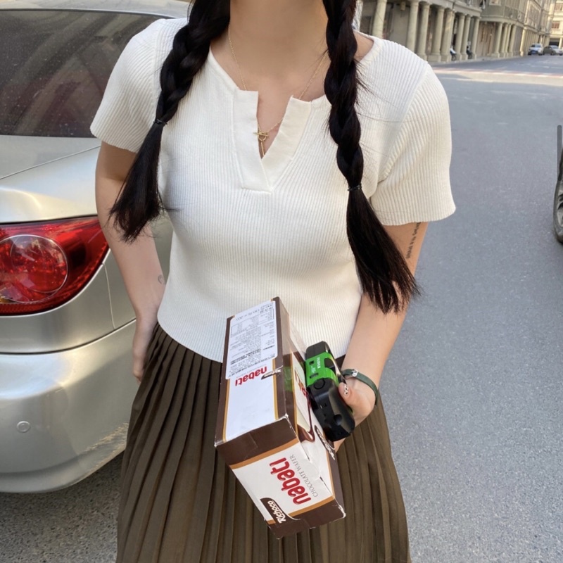 áo montoghi cổ tròn mở