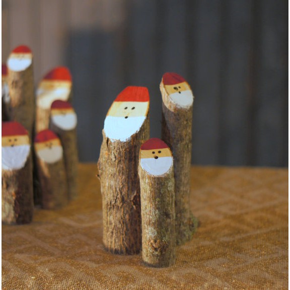 Tree Branch Santas- Đồ trang trí Giáng sinh khổng lồ