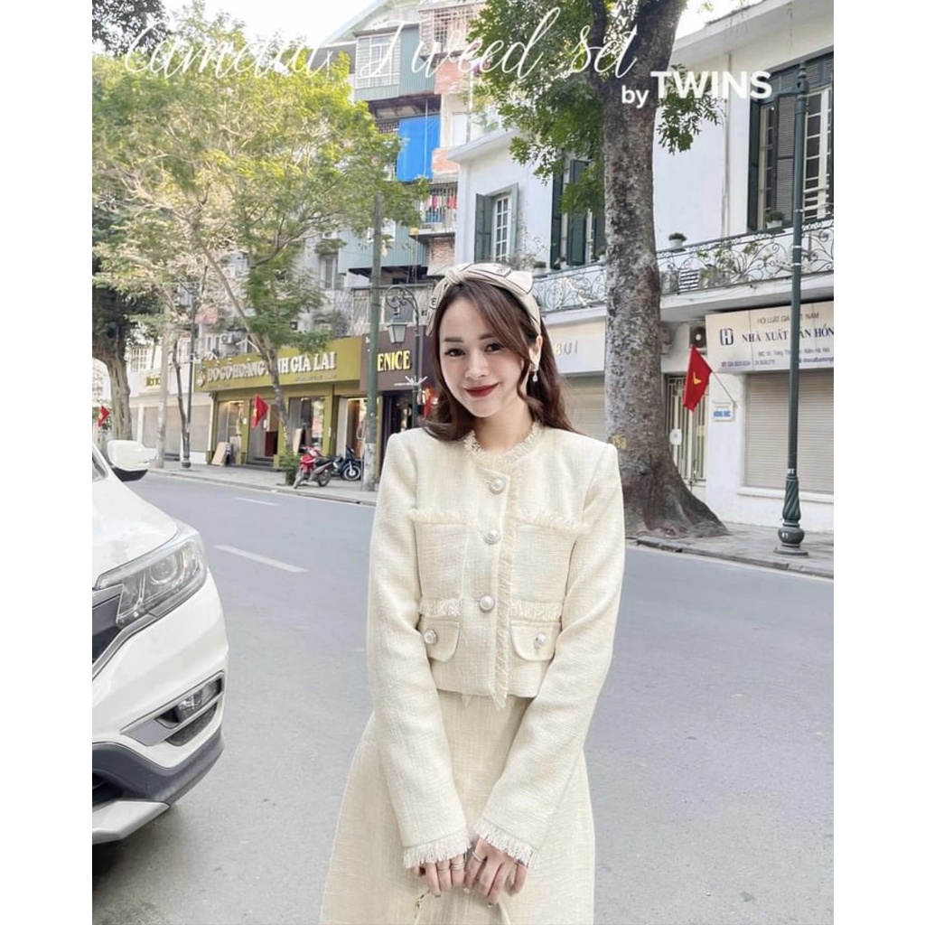 [SẴN KHO] Camelia tweed set (Set dạ tweed kem khuy trai kim loại by Twins)
