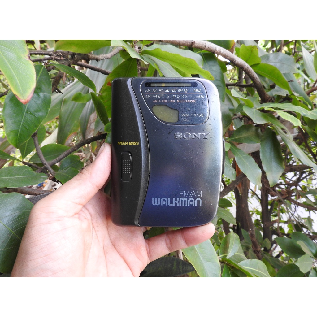 Đài radio cassette máy nghe nhạc Sony WM-FX153 Mega Mass máy nghe nhạc cầm tay kiểu dáng huyền thoại ngày xưa