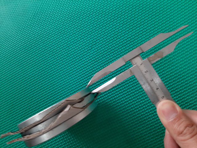 Nam châm trắng từ Neo vĩnh cửu đường kính 8.7cm dày 0.7cm có mẻ 1 chút cực mạnh. 589nhattao