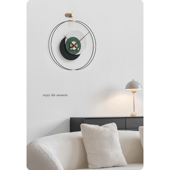Đồng hồ treo tường Tây Ban Nha trang trí phòng khách phong cách Minimalism