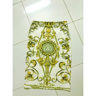 Set áo sơ mi chân váy Versace