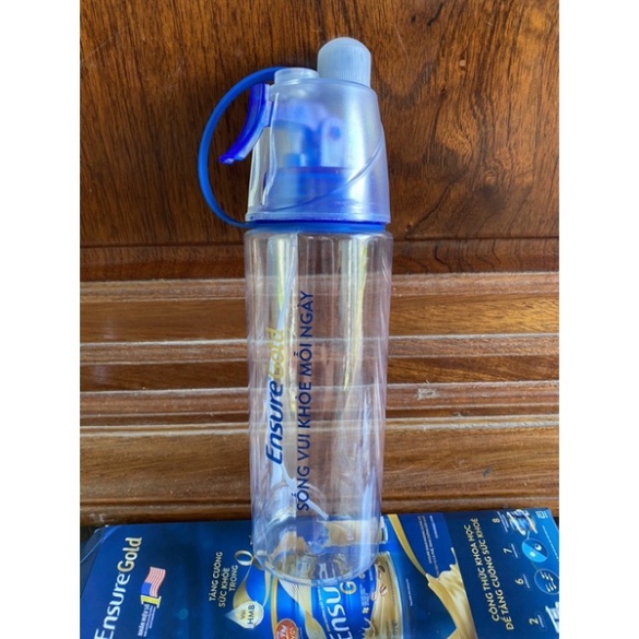 Bình nước phun sương quà tặng từ Ensure