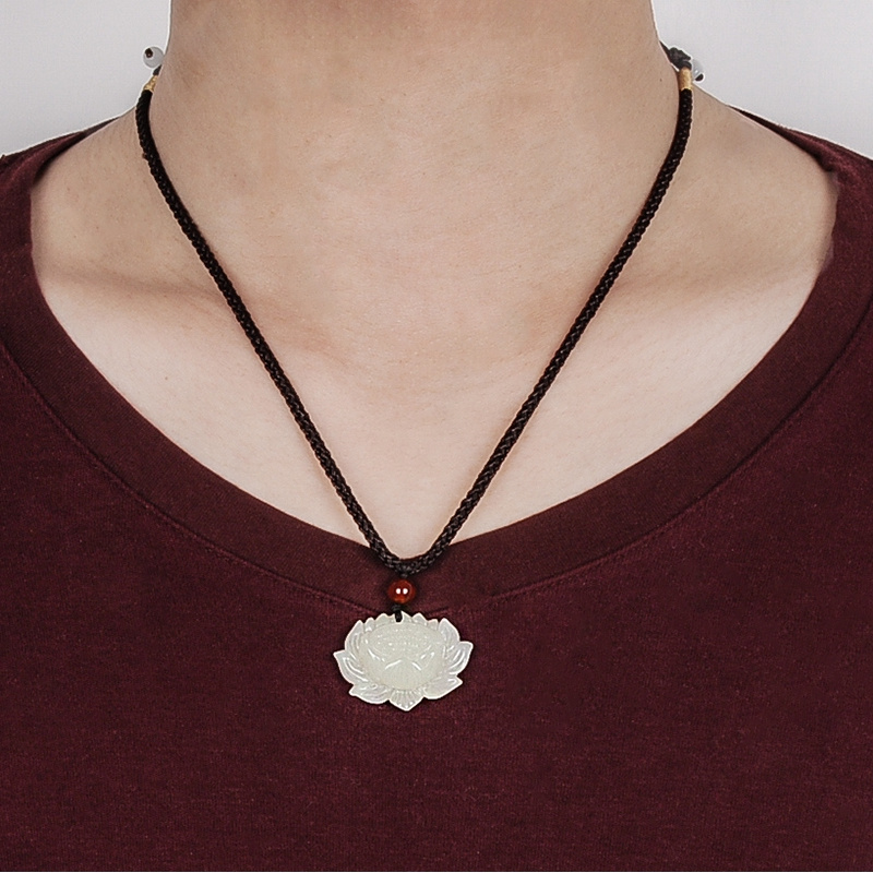 Mặt dây chuyền hình hoa sen trắng đá ngọc bích thời trang sang trọng