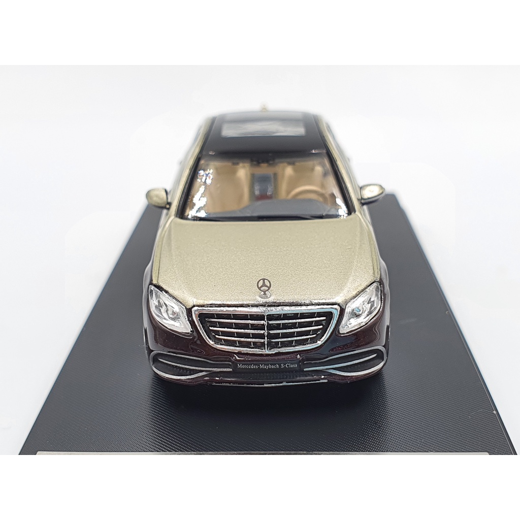 Xe Mô Hình Mercedes-Maybach S-Class 1:64 Master (Vàng Đồng Mui Đen)