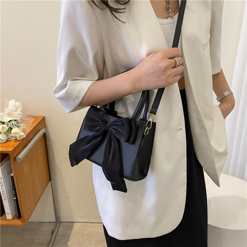 Túi Đeo Chéo Vai Nhỏ Thắt Nơ Thời Trang Dễ Phối Đồ Cho Nữ