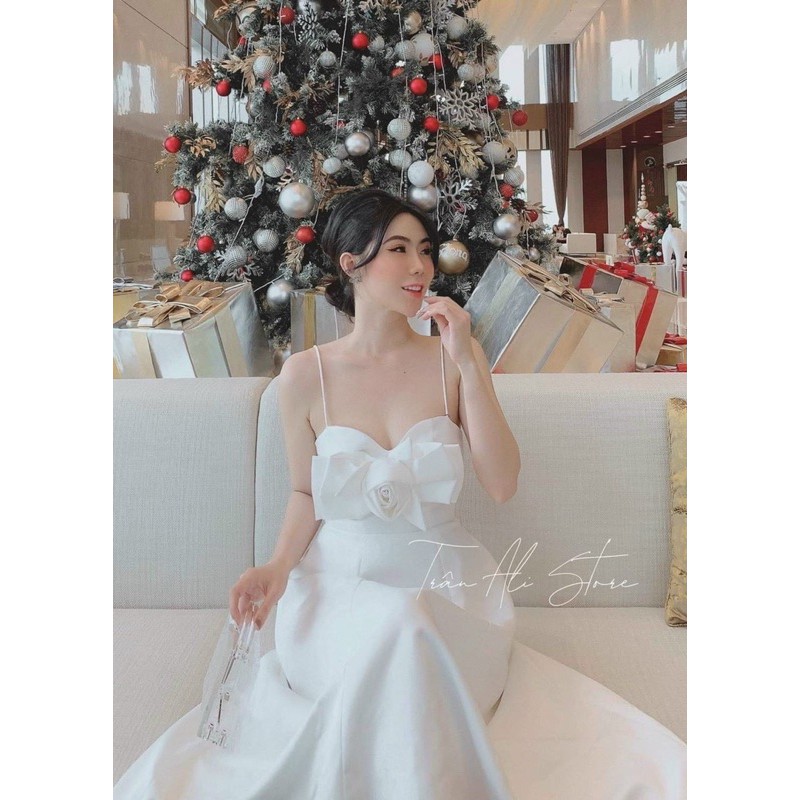 ĐẦM TRẮNG - ĐỎ GẮN HOA NGỰC 2D