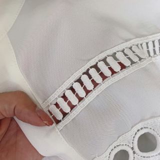 VÁY TRẮNG BUỘC EO ZARA