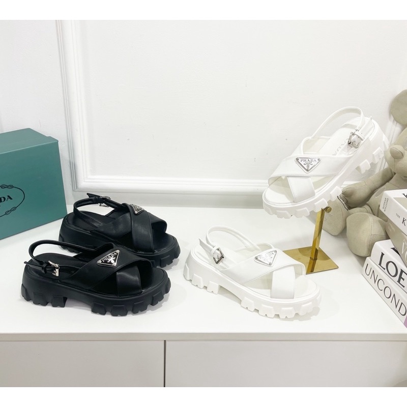 Sandal quai chéo độn đế kèm hộp