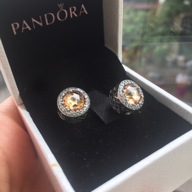 Charm Radiant bạc thái nhiều hình