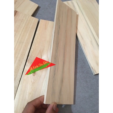 Thanh gỗ thông dài 40cm, rộng 6cm, dày 1cm