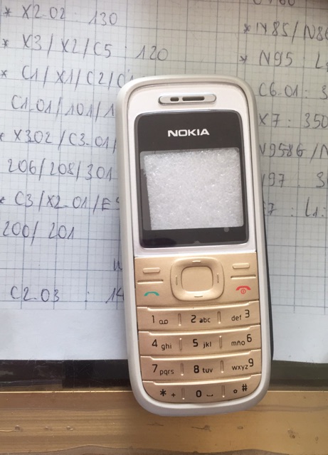 Vỏ nokia 1200 loại có phím xịn và loại không kèm phím