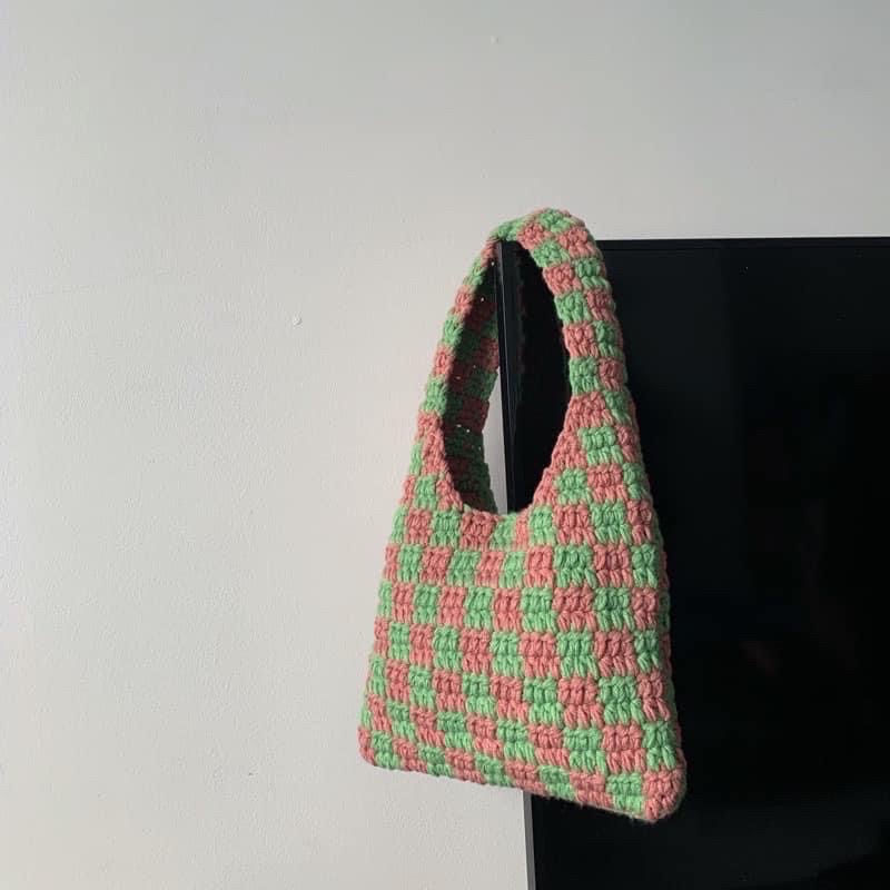 Túi kẻ Caro Handmade bằng len