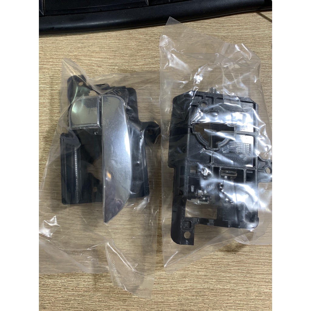 Tay mở cửa trong Hyundai Avante, Elantra 2008