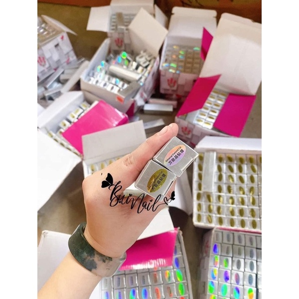TOP MẮT MÈO KIM CƯƠNG H U A X I