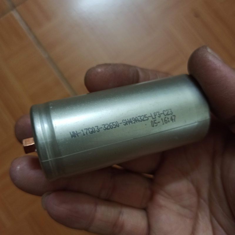 Pin LiFePO4 32650 dung lượng 5.8Ah kèm ốc vít