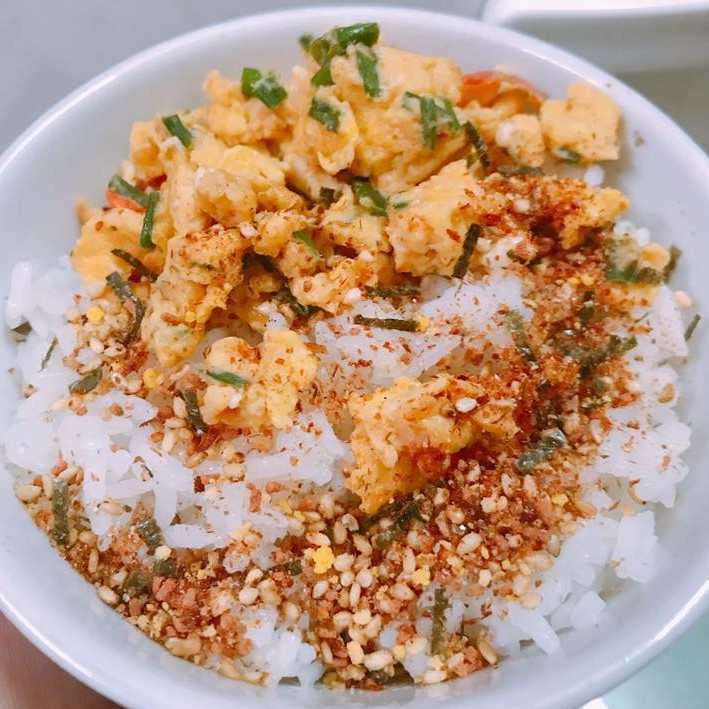 Gia vị rắc cơm Furikake cho bé ăn dặm 6 vị Nhật Bản 75g - T7/2022